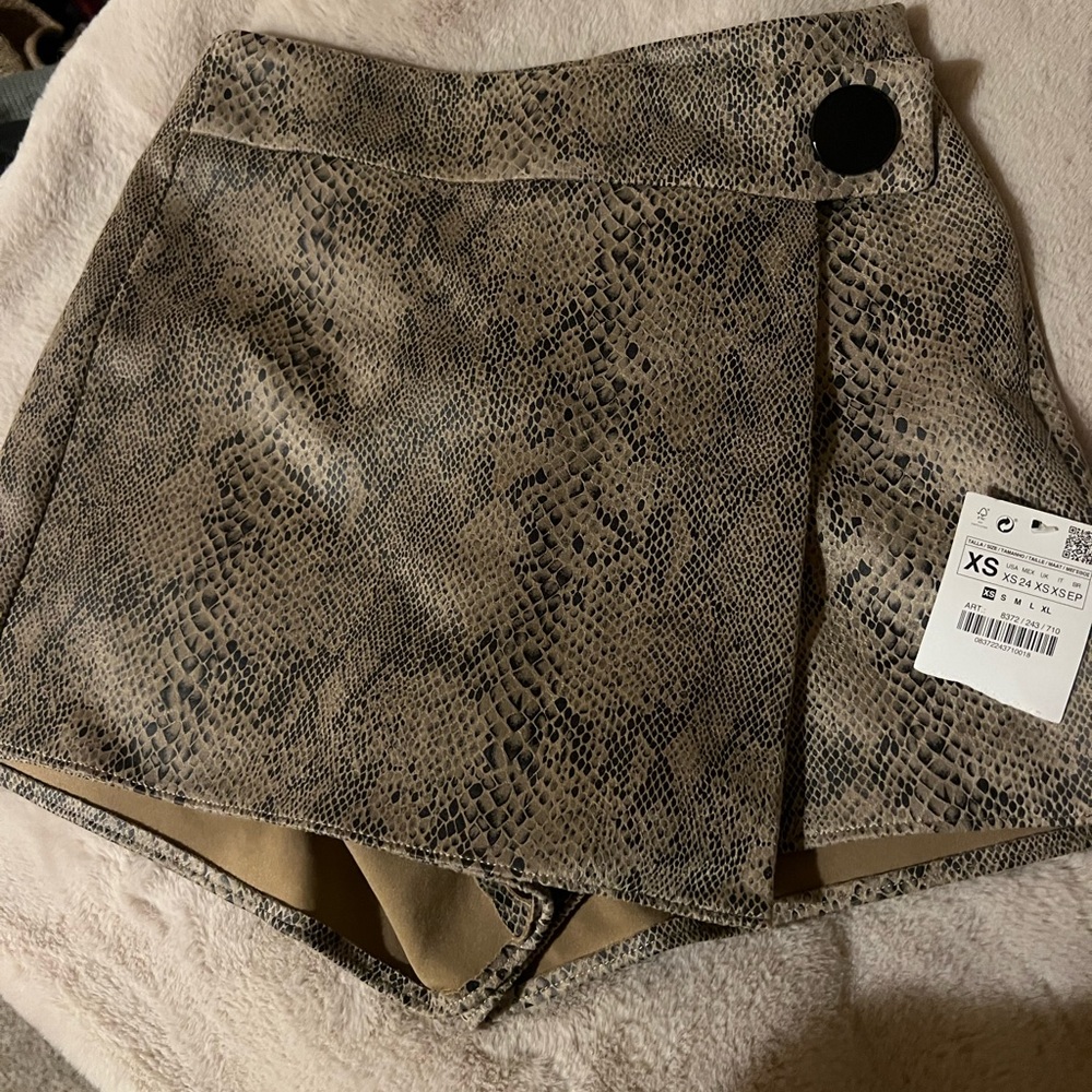 Zara leopard suede skort